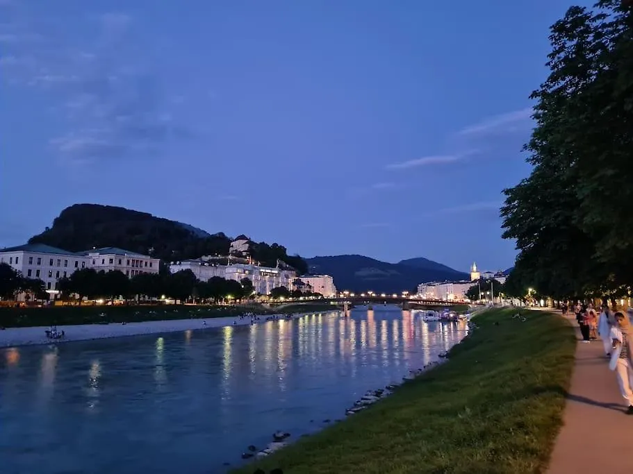 Apartment Neu, Zentral, Schoen, Bergblick, Suedterrasse Freilassing Germany