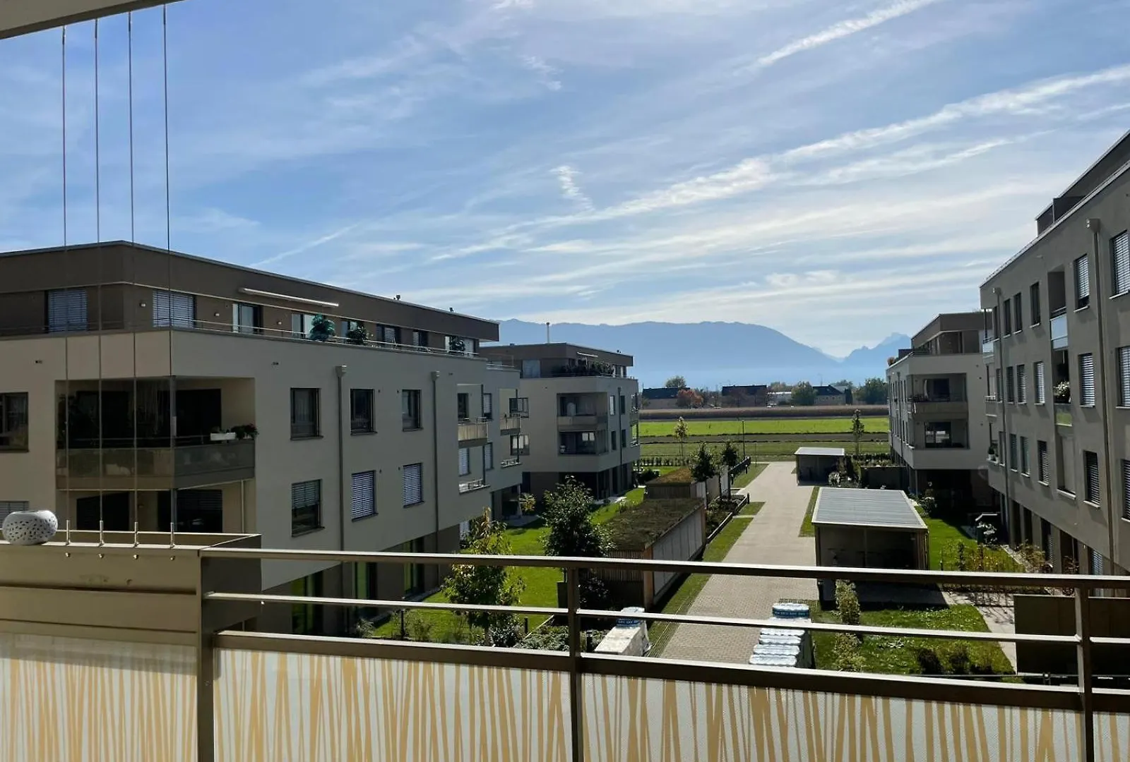 Neu, Zentral, Schoen, Bergblick, Suedterrasse location